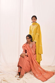 INAYAT - V-NECK SUIT SET IN ORANGE